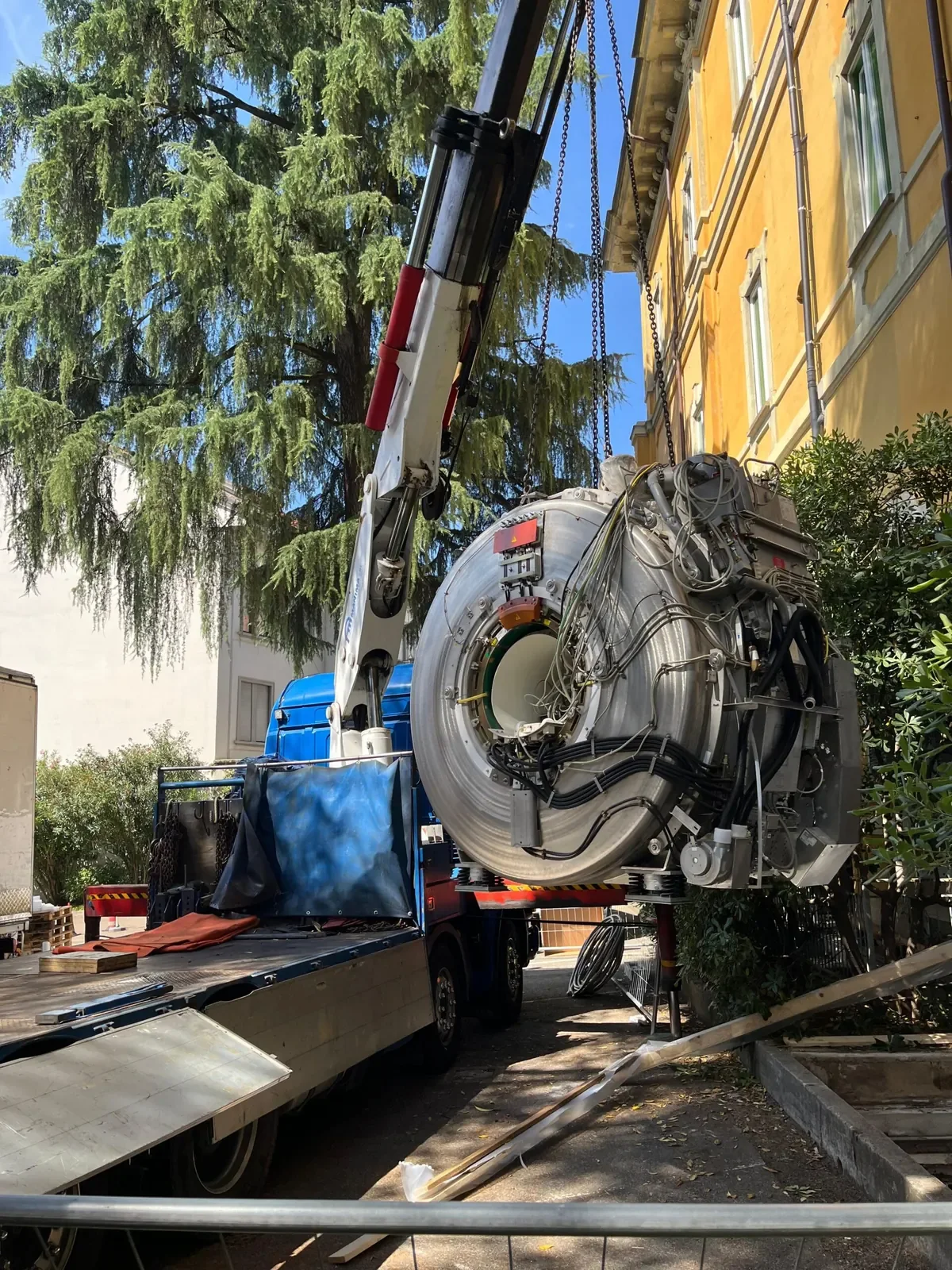 Sistema RM durante una movimentazione pianificata con gru